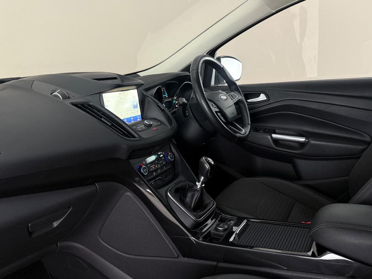 Ford Kuga thumbnail Interior Front