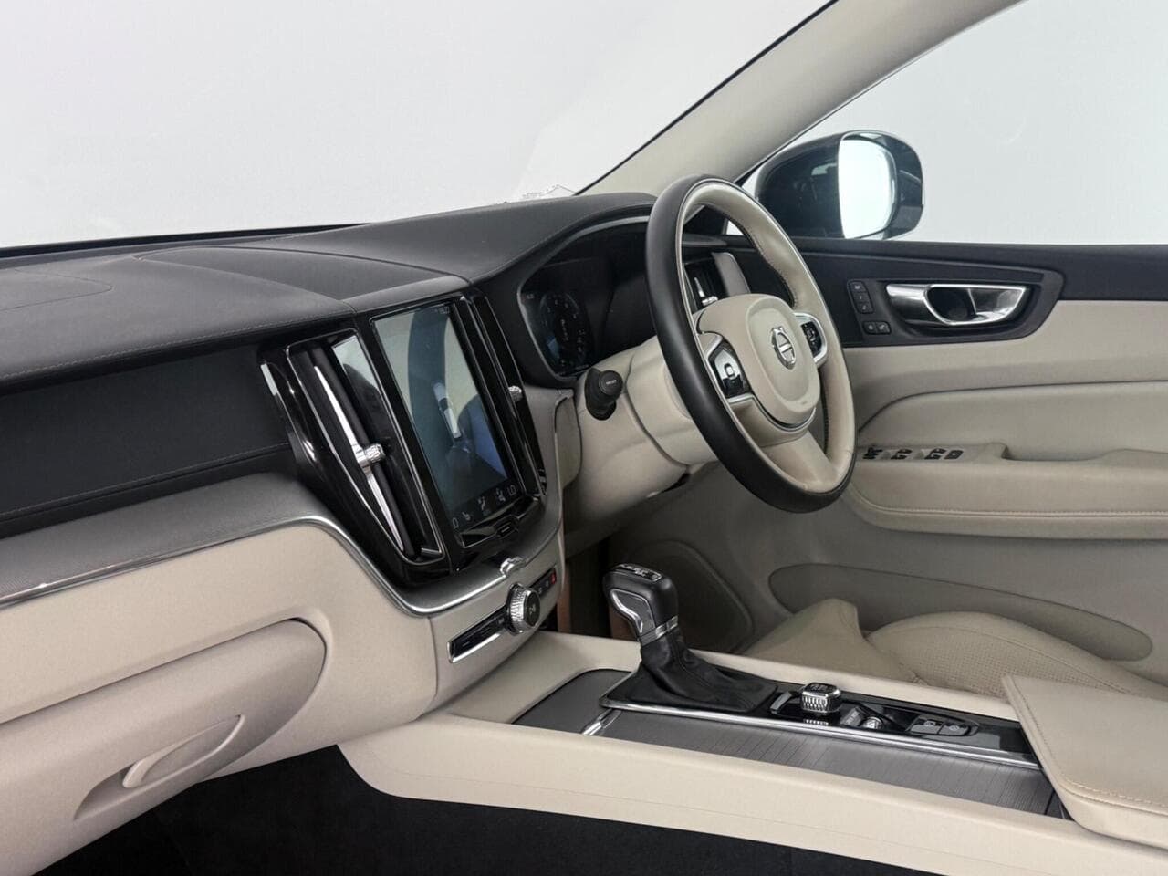 Volvo XC60 thumbnail Interior Front