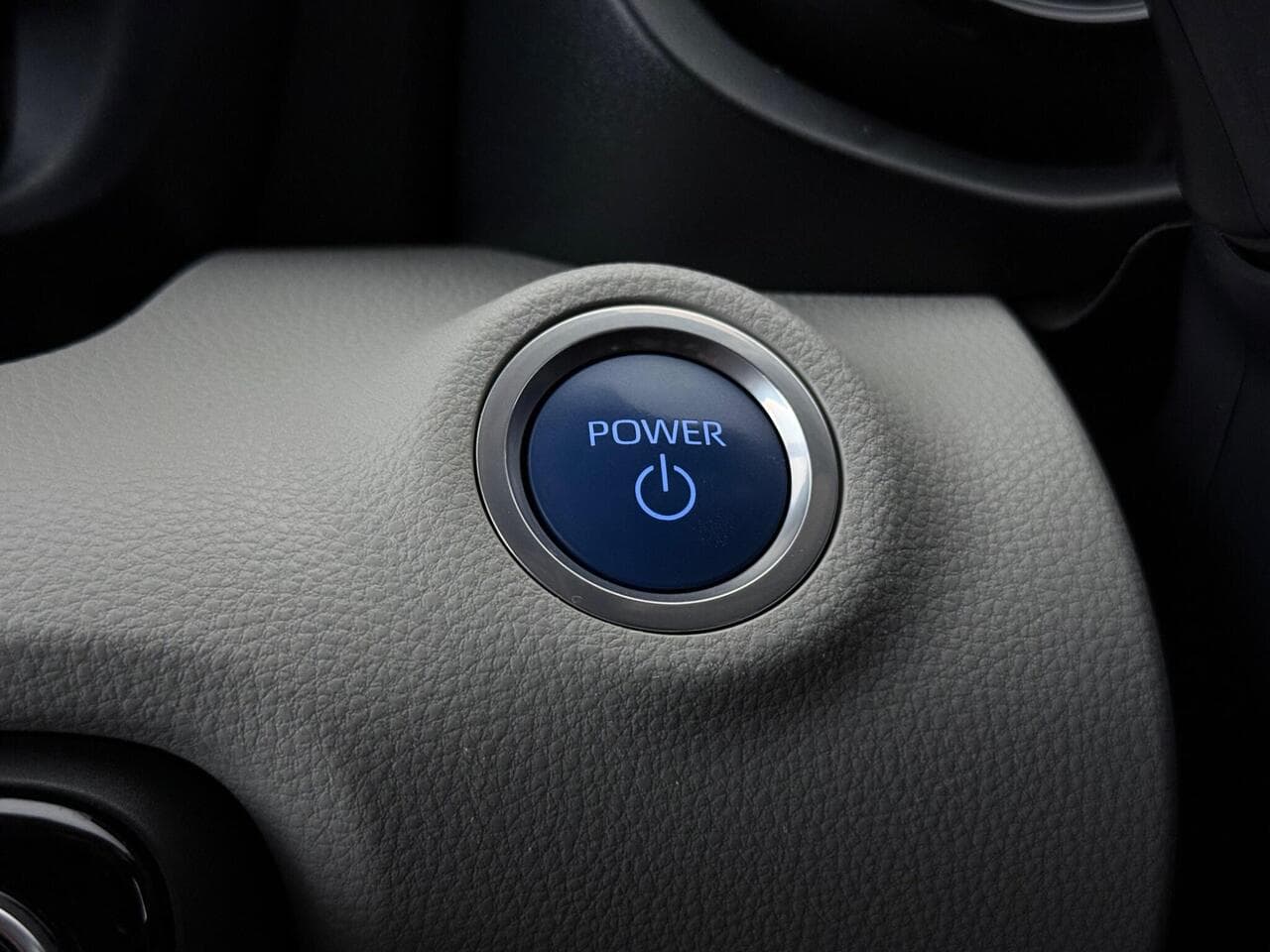 Toyota Yaris thumbnail Misc Controls