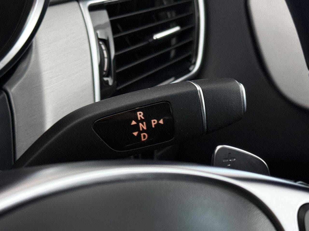 Mercedes-Benz GLE thumbnail Misc Controls