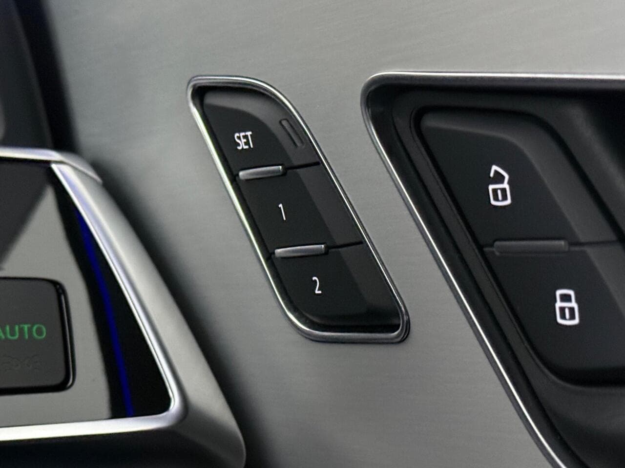 Audi Q7 thumbnail Misc Controls