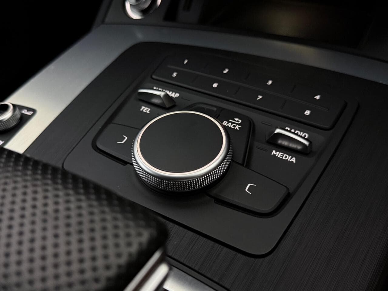 Audi Q5 thumbnail Misc Controls