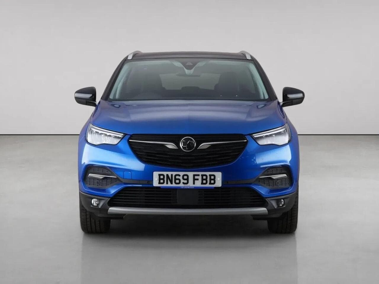 Vauxhall Grandland X thumbnail Front