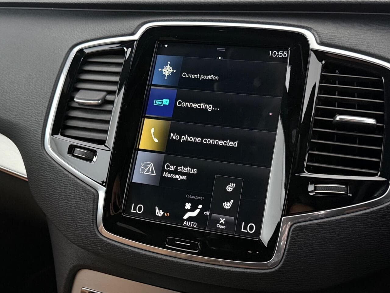 Volvo XC90 thumbnail Infotainment System