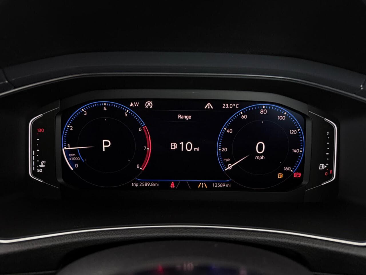 Volkswagen T-Roc thumbnail Driver Instruments