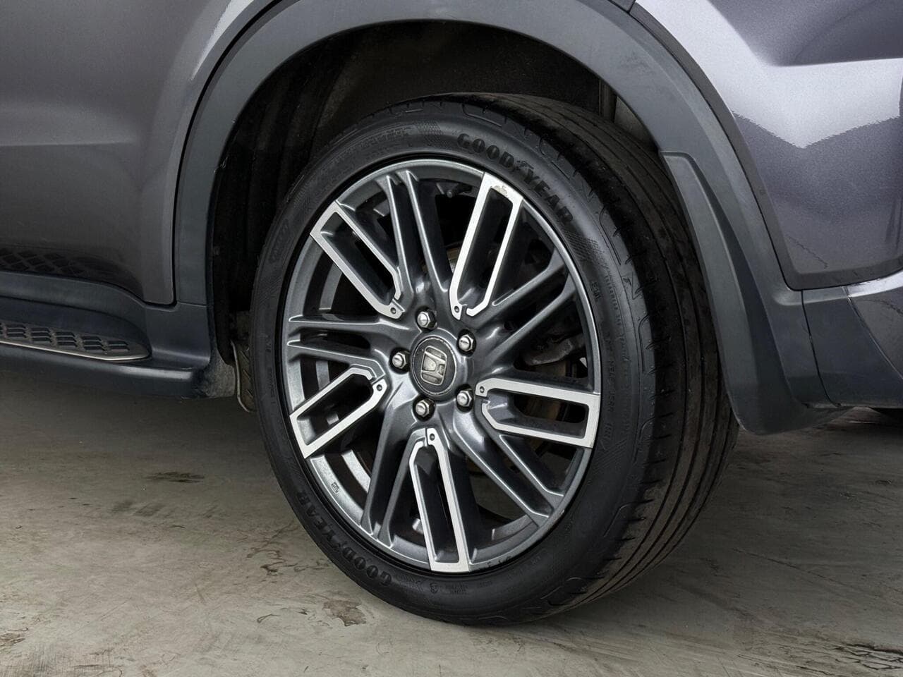 Honda HR-V thumbnail Wheel