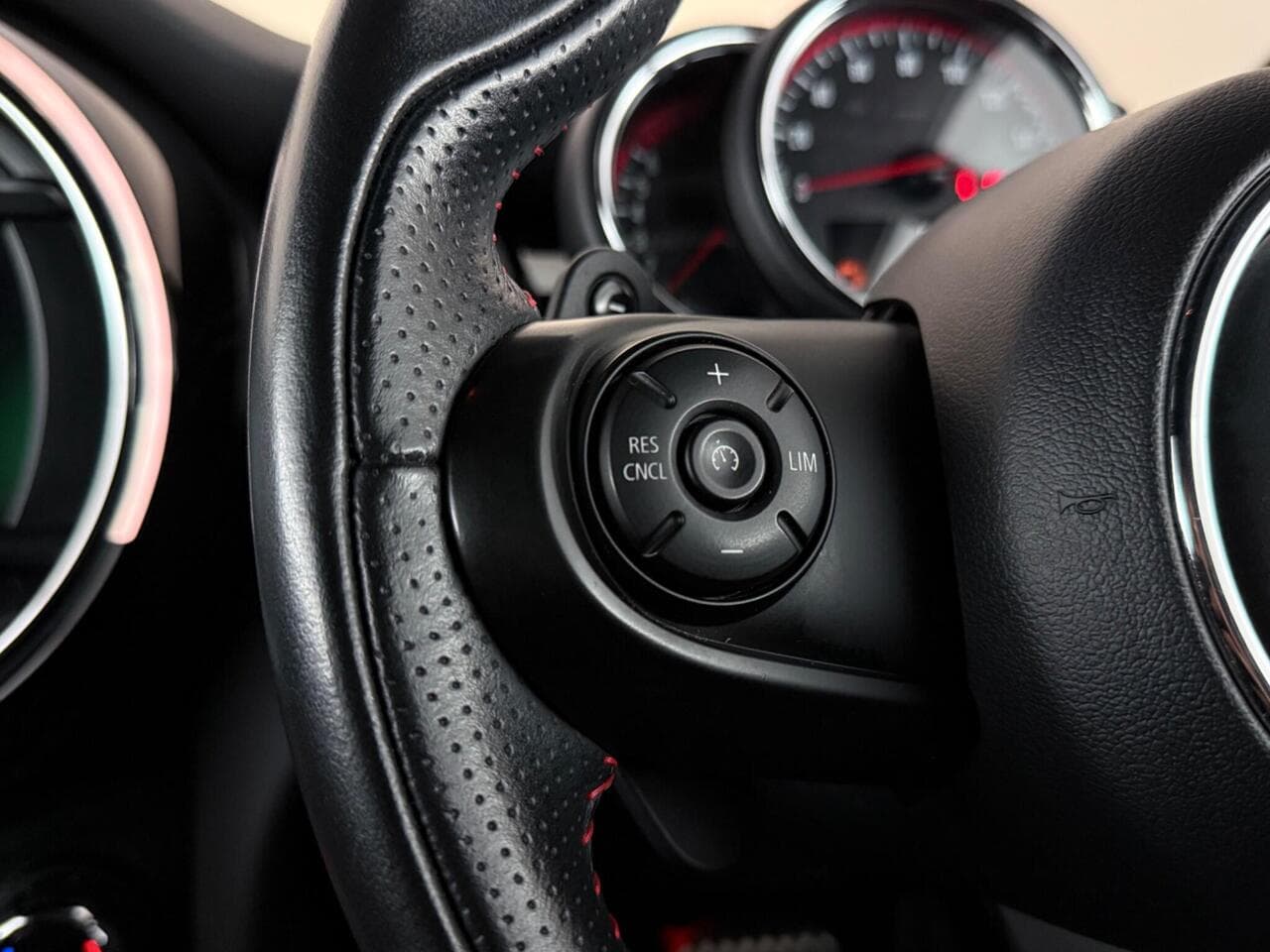 MINI Hatch thumbnail Misc Controls