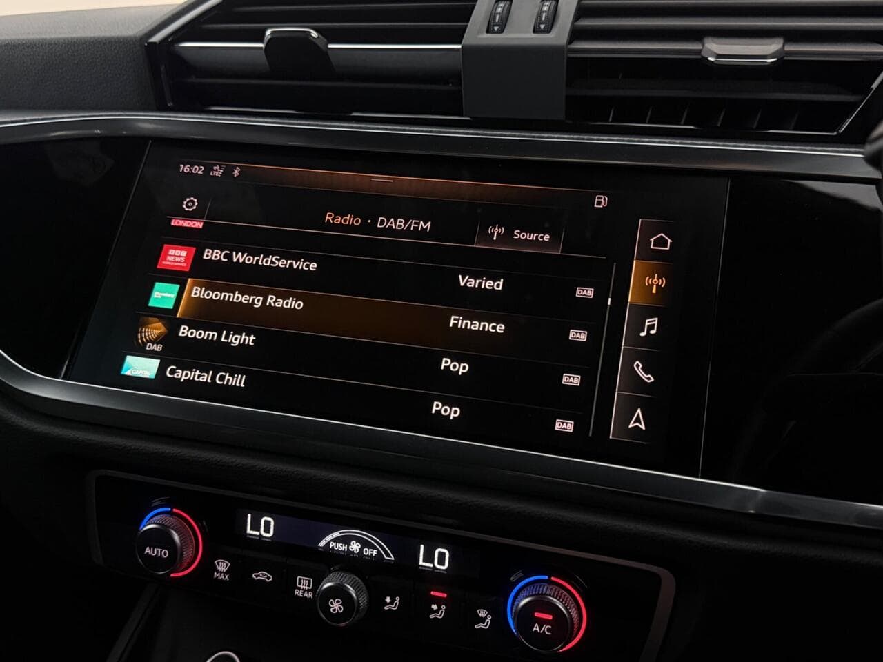 Audi Q3 thumbnail Infotainment System