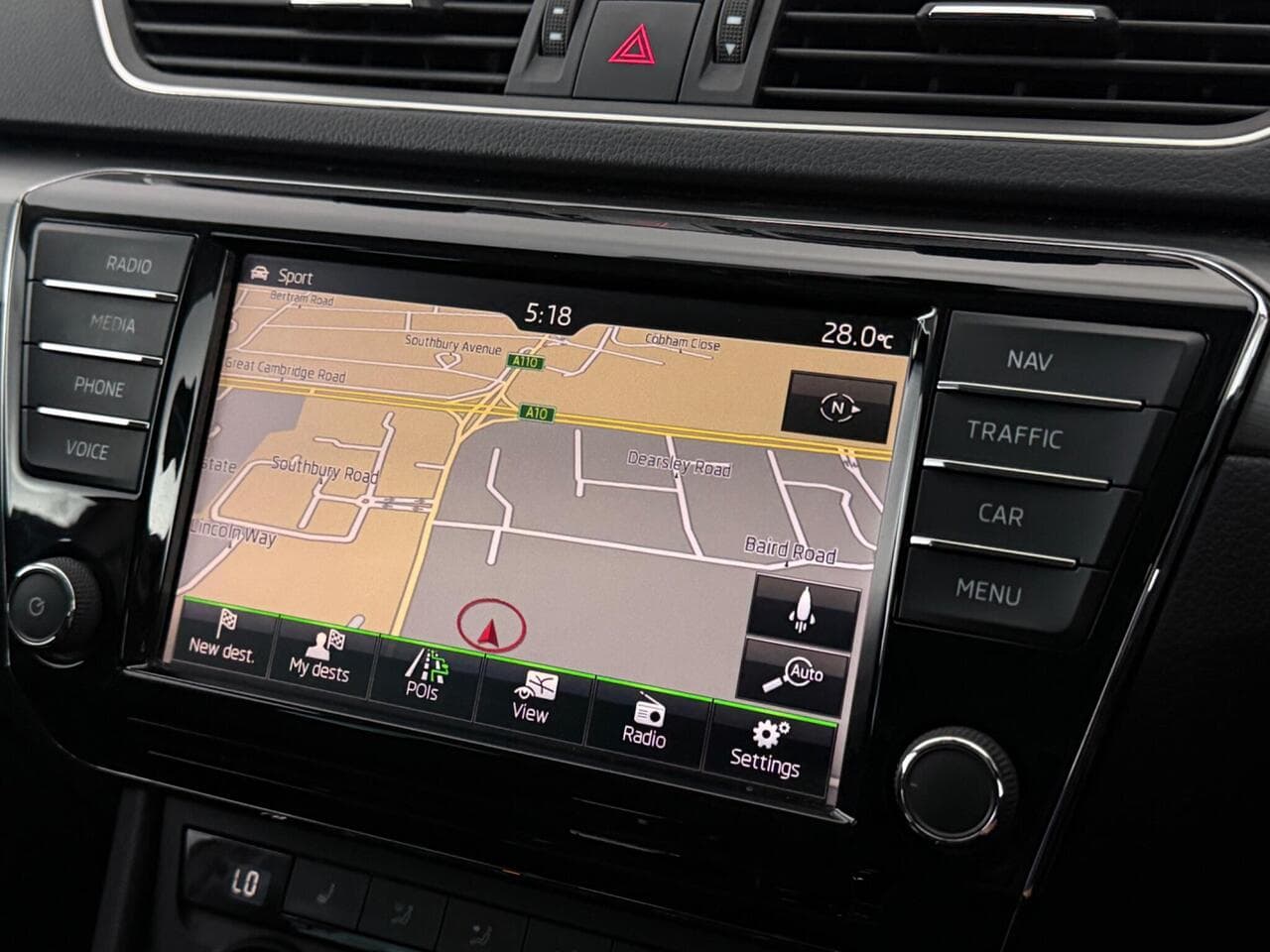 Skoda Superb thumbnail Infotainment System
