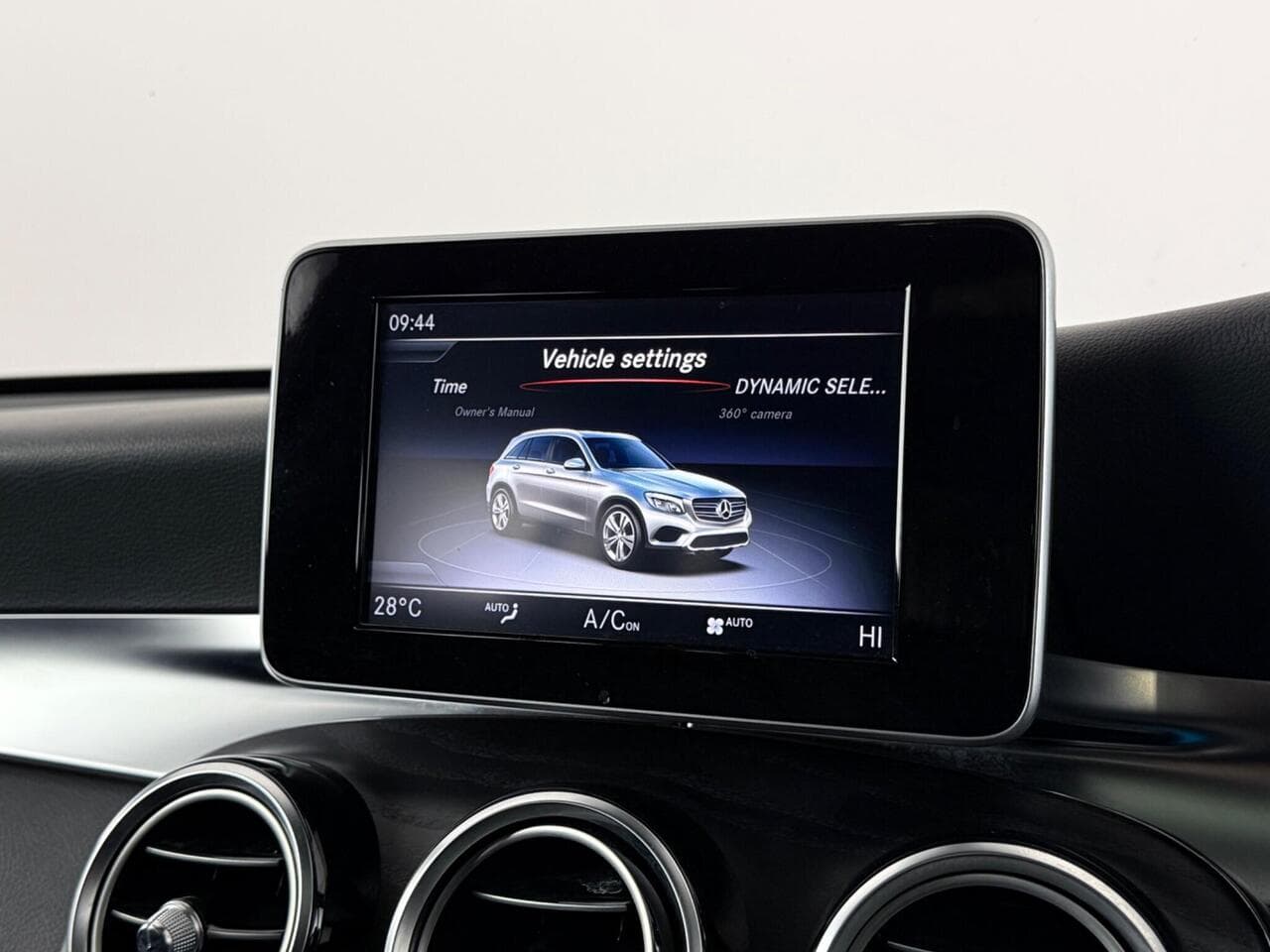 Mercedes-Benz GLC thumbnail Infotainment System