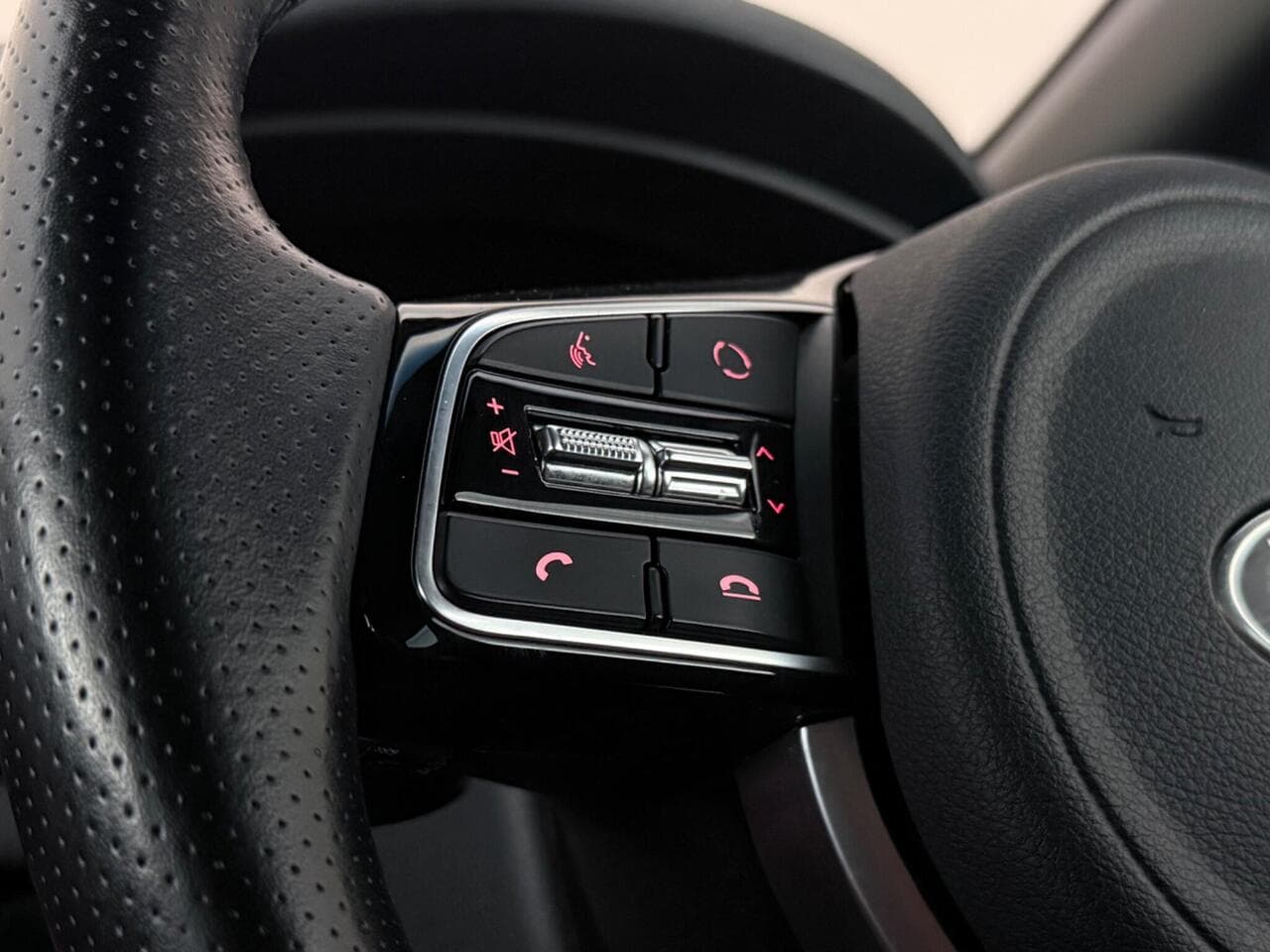 Kia Sportage thumbnail Misc Controls