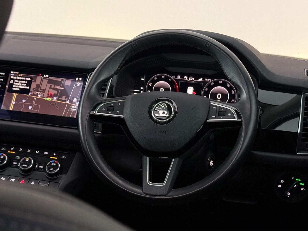 Skoda Kodiaq thumbnail Steering Wheel