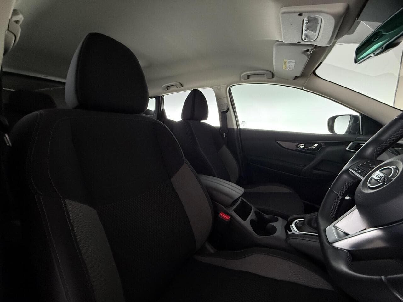 Nissan Qashqai thumbnail Seat Driver