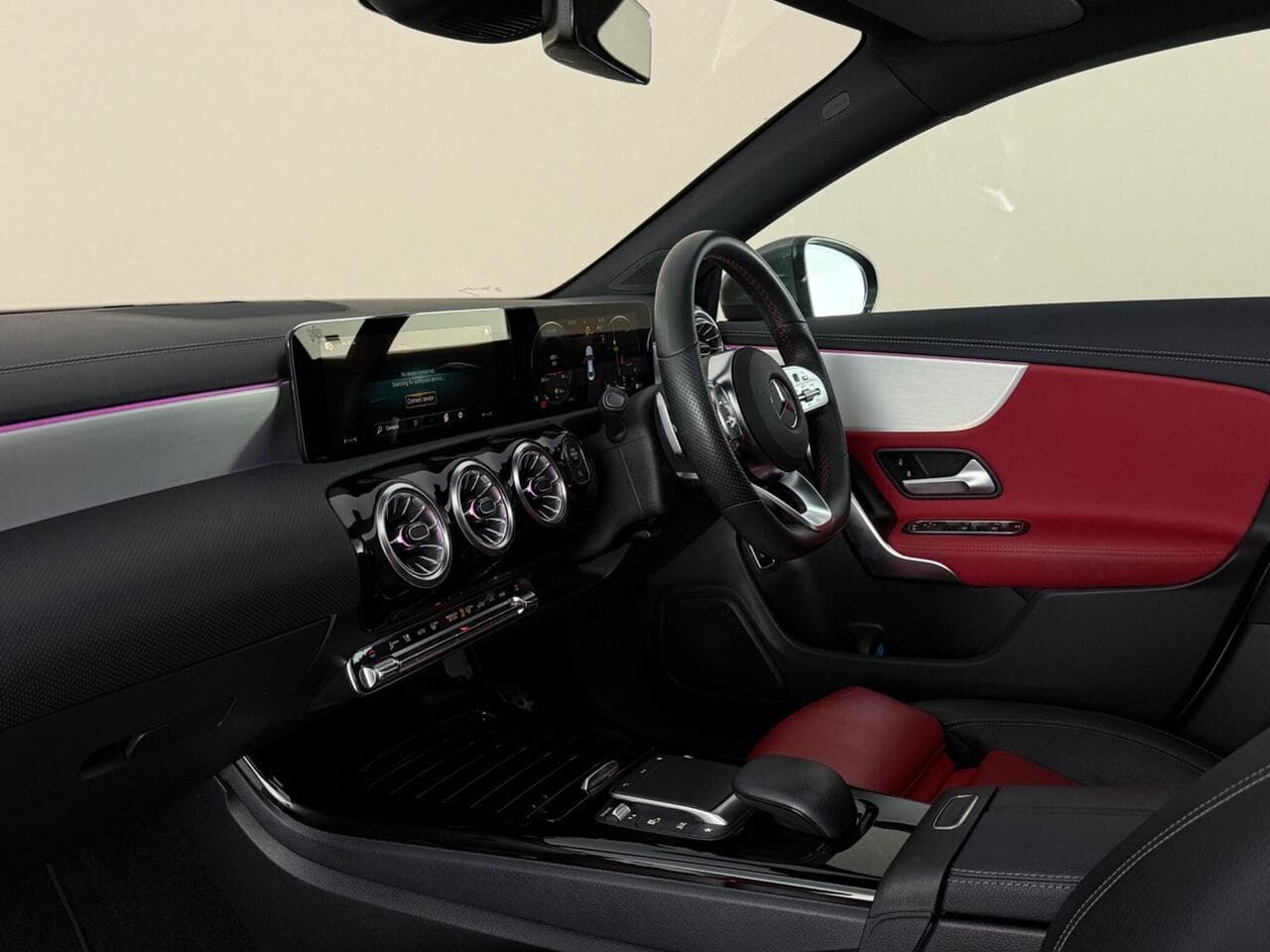 Mercedes-Benz CLA thumbnail Interior Front