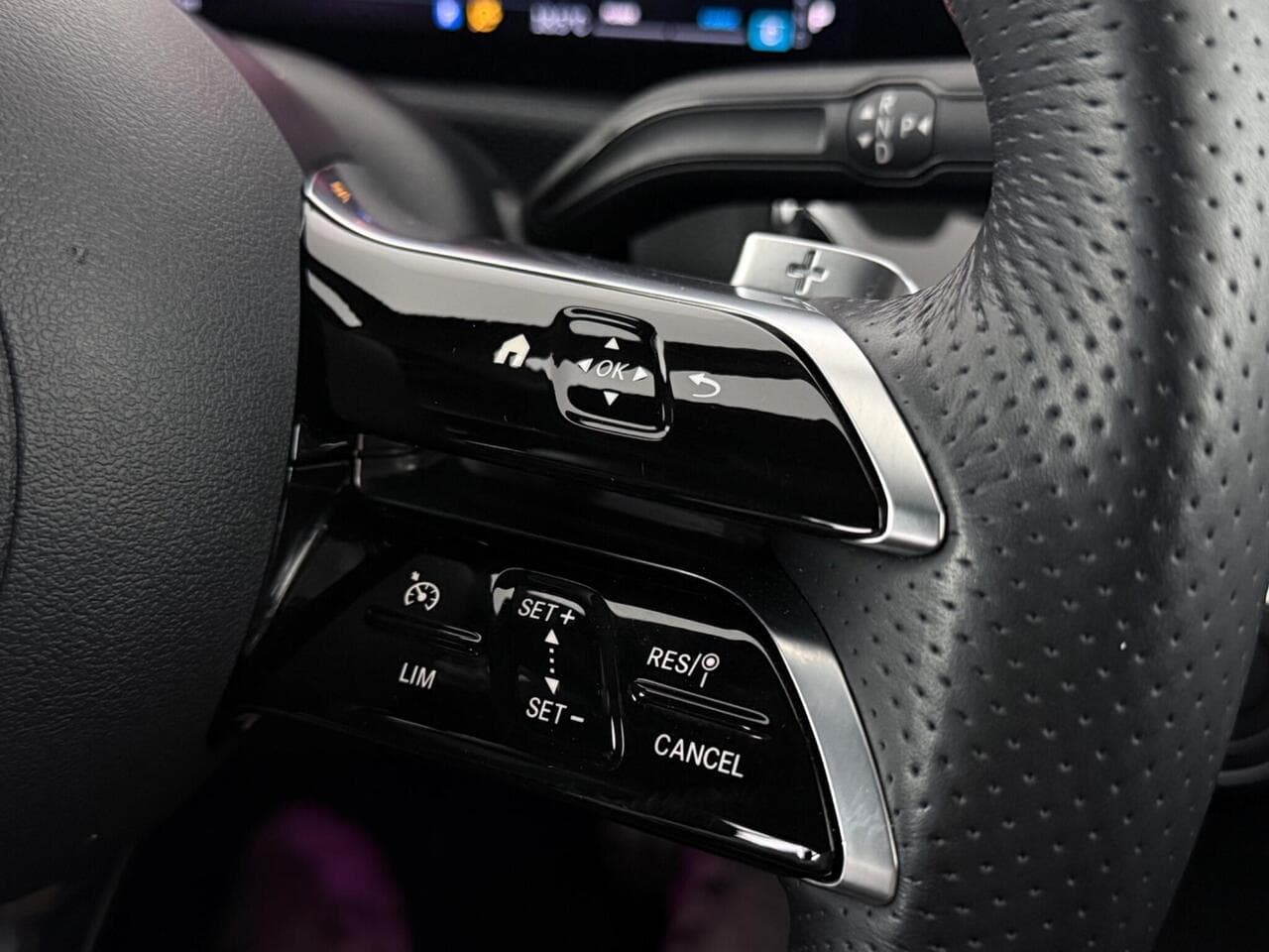 Mercedes-Benz A Class thumbnail Misc Controls