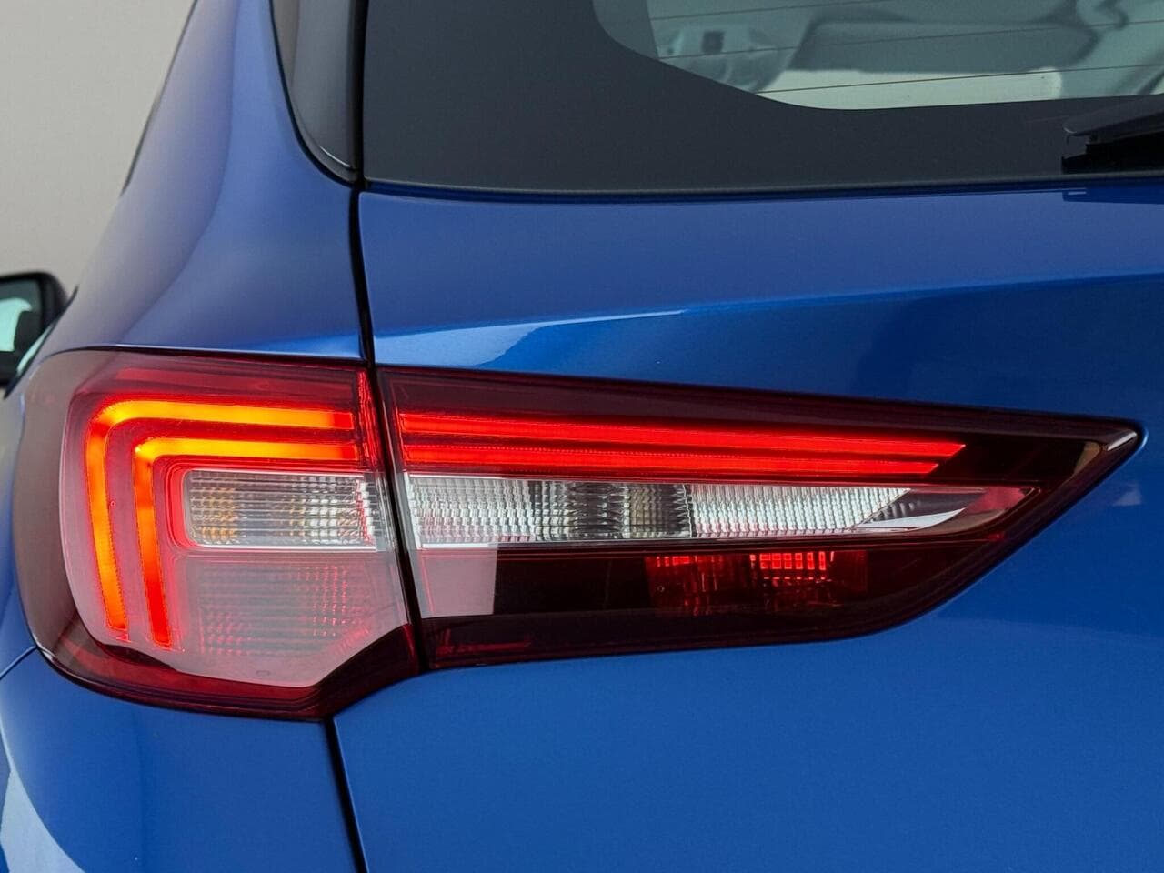 Vauxhall Grandland X thumbnail Lights Rear