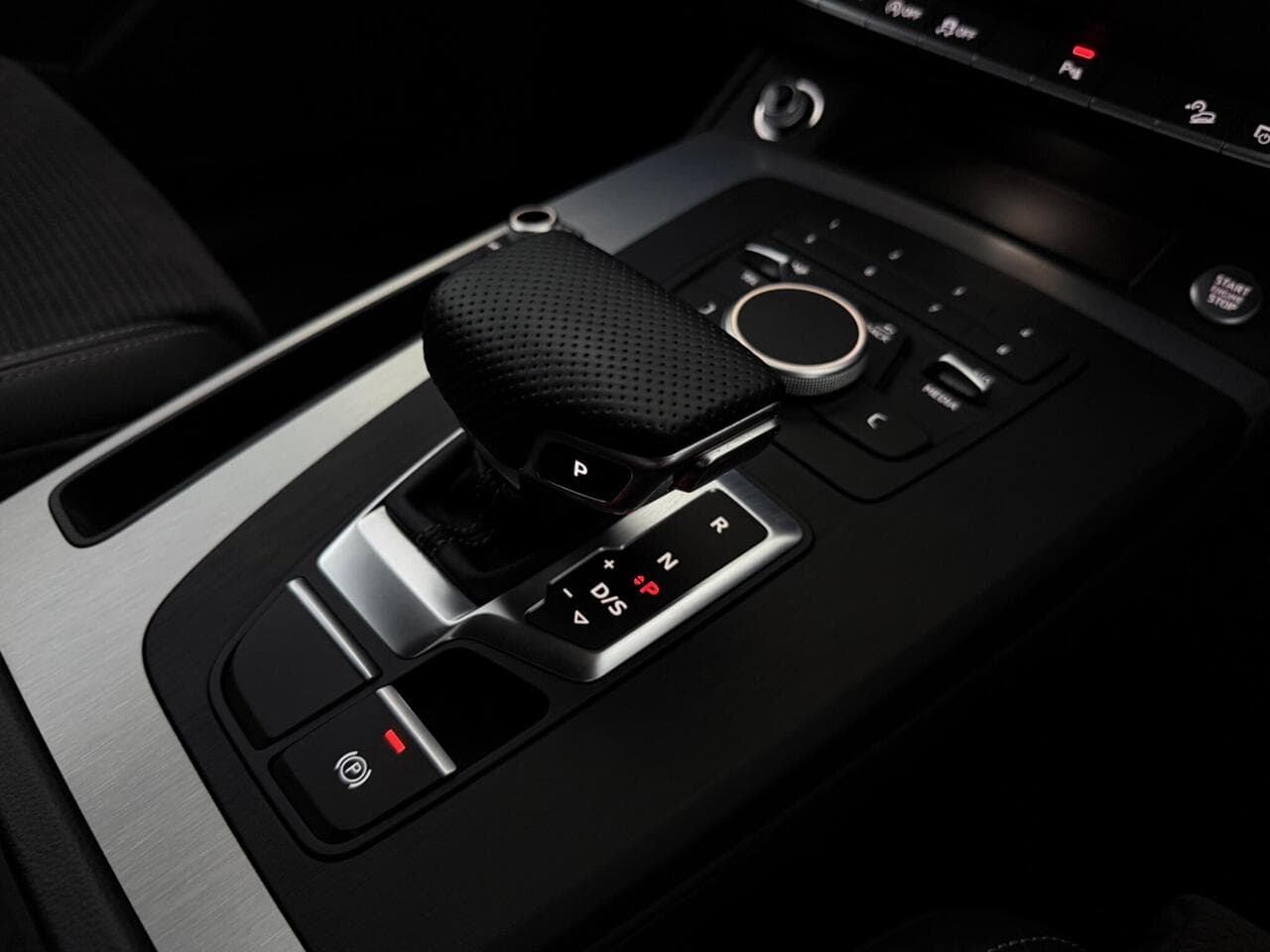 Audi Q5 thumbnail Misc Controls