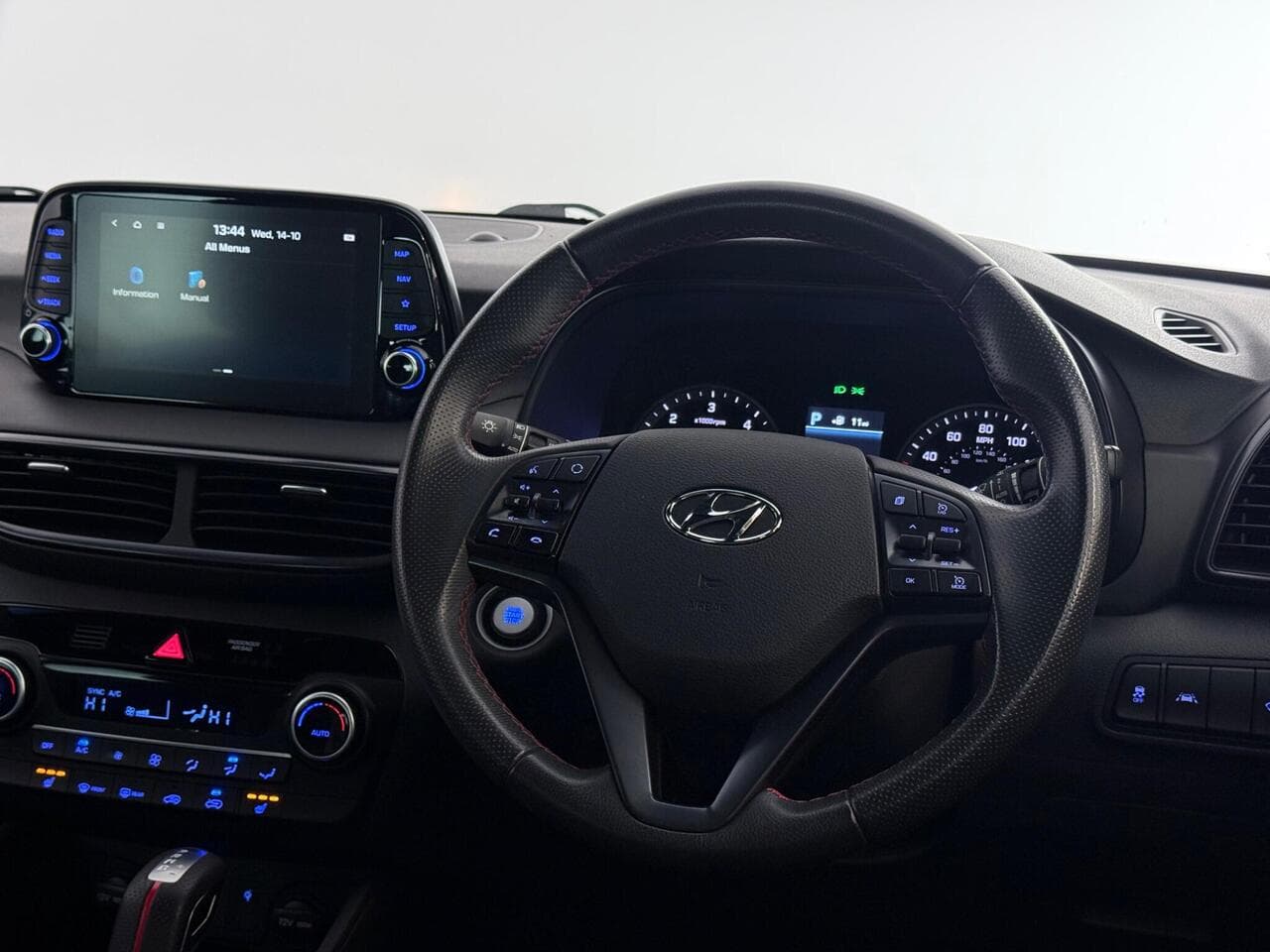 Hyundai TUCSON thumbnail Steering Wheel