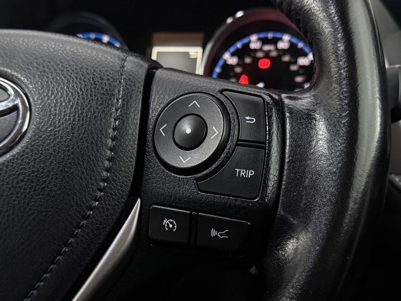Toyota RAV4 thumbnail Misc Controls