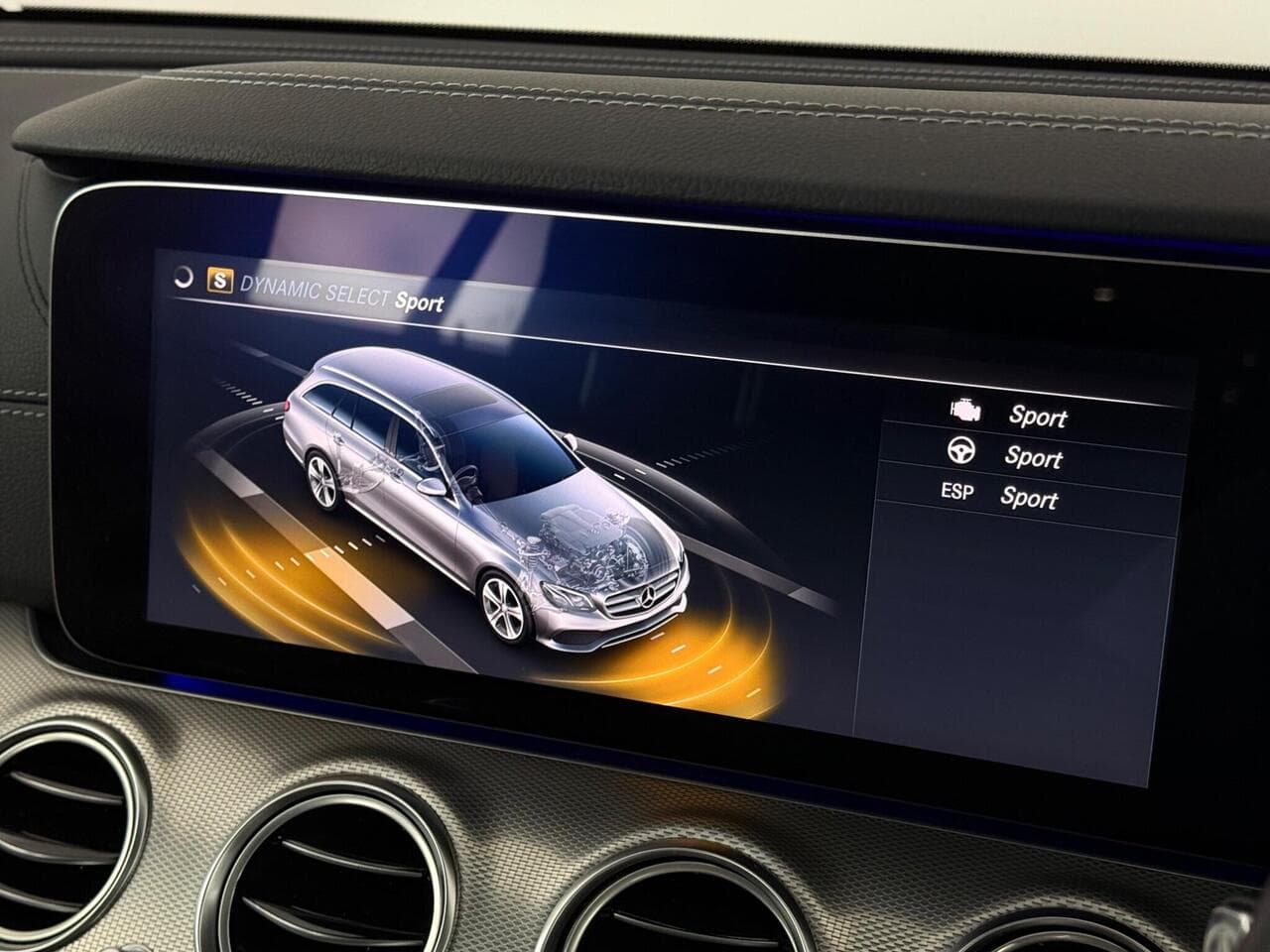 Mercedes-Benz E Class thumbnail Infotainment System