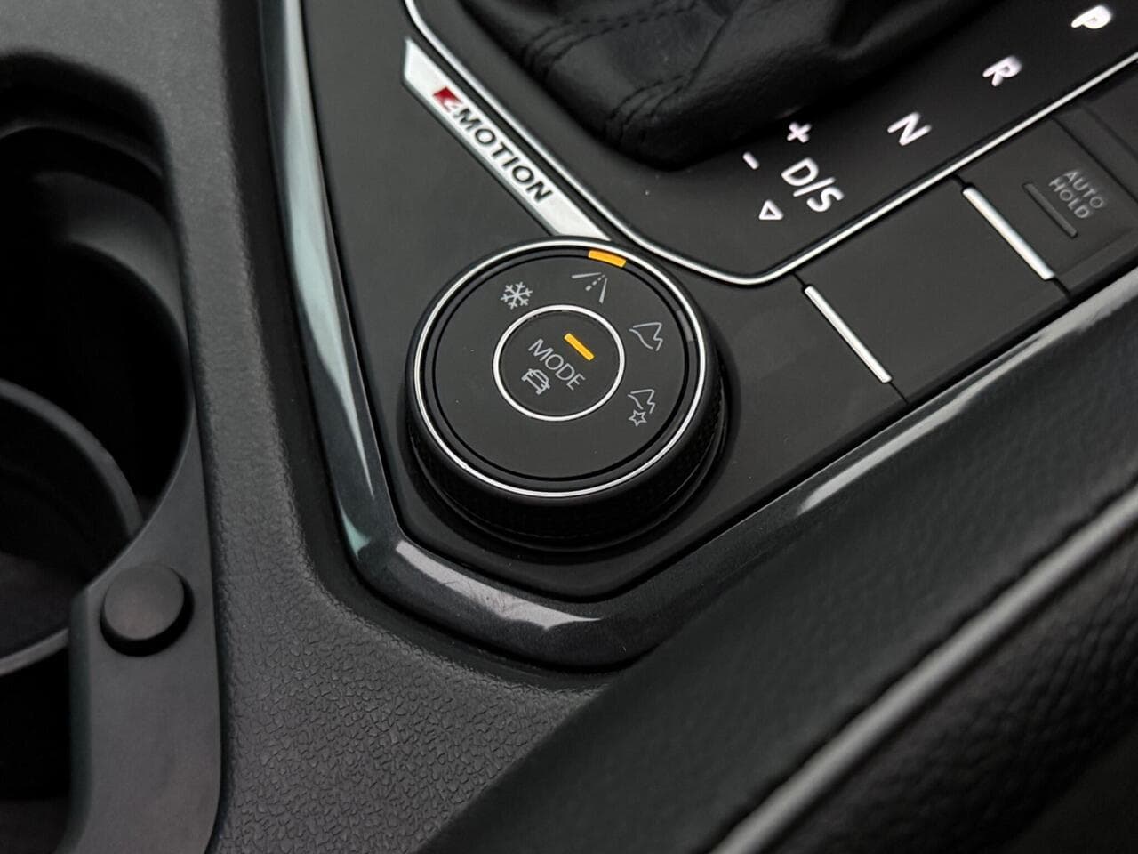 Volkswagen Tiguan thumbnail Misc Controls