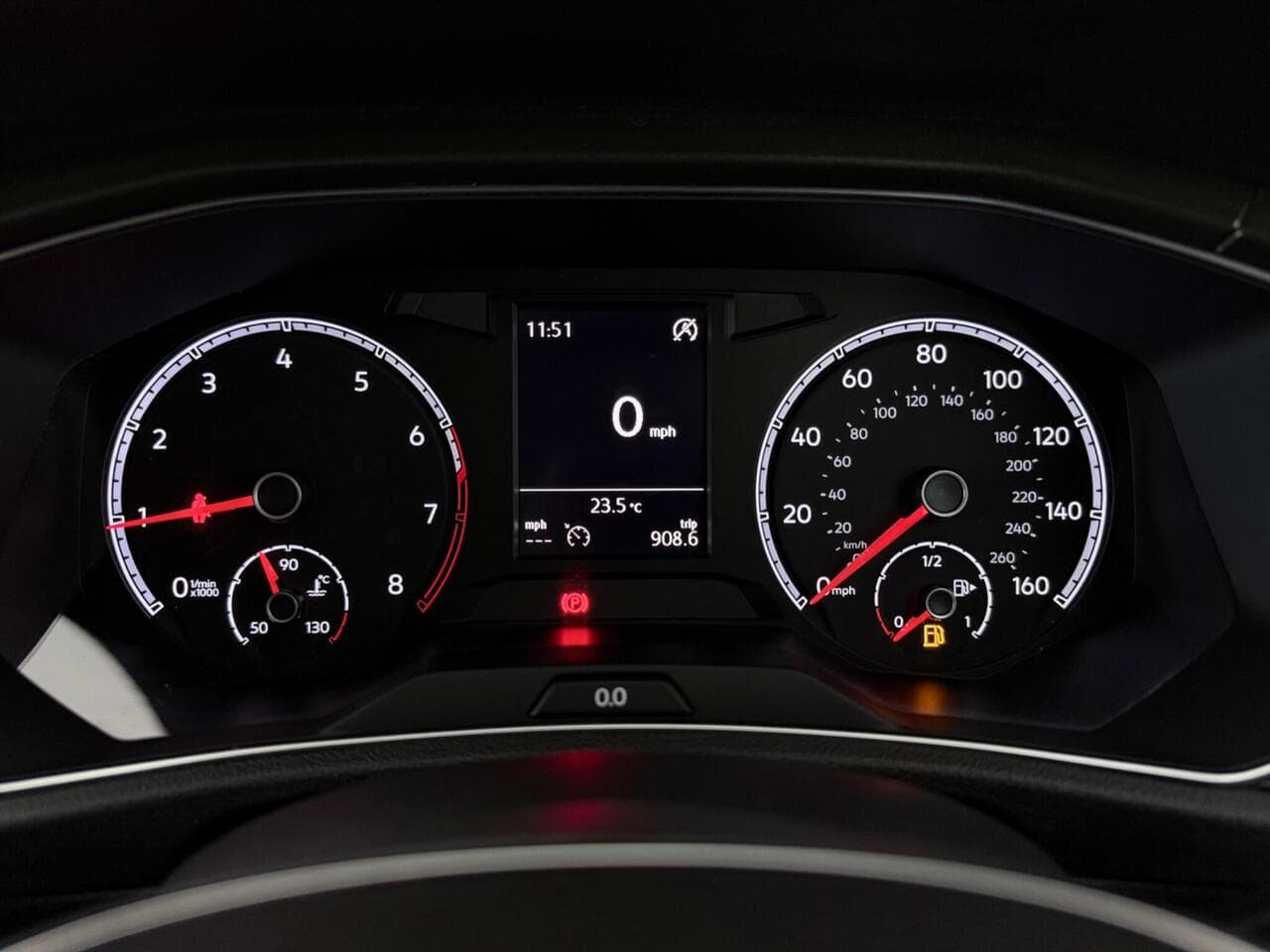 Volkswagen T-Roc thumbnail Driver Instruments