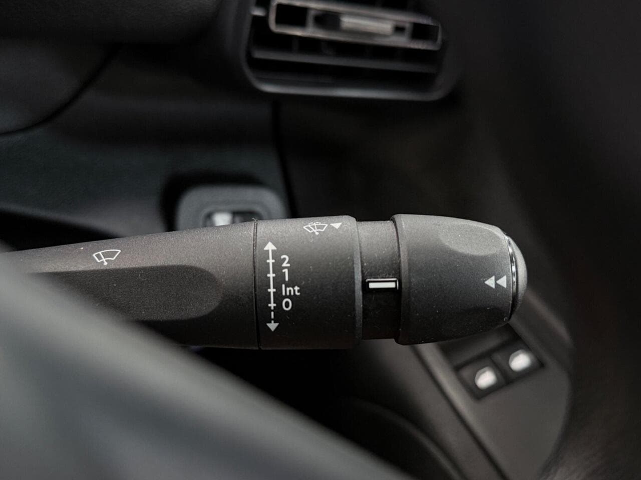 Peugeot Partner thumbnail Misc Controls