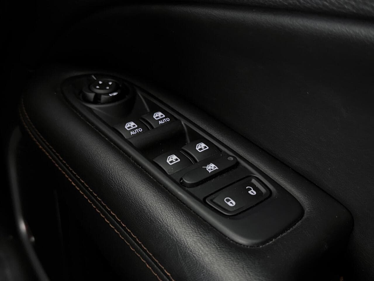 Jeep Compass thumbnail Misc Controls