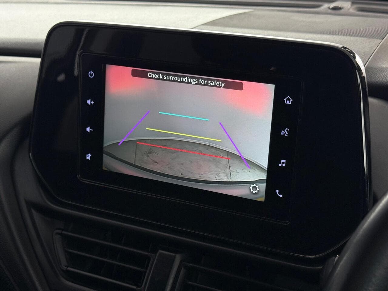 Suzuki S-Cross thumbnail Infotainment System