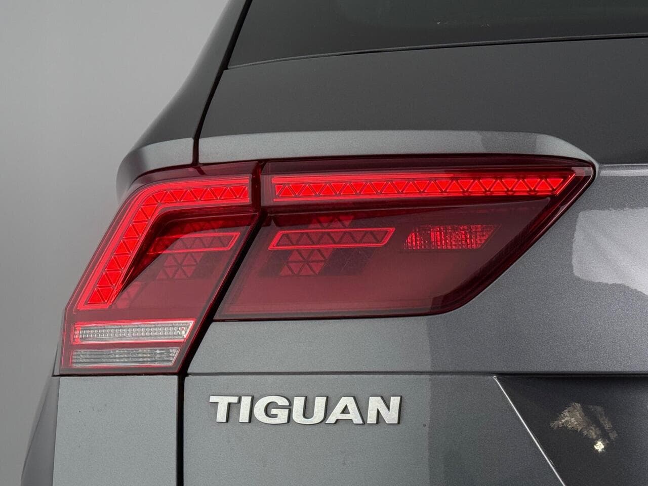 Volkswagen Tiguan thumbnail Lights Rear