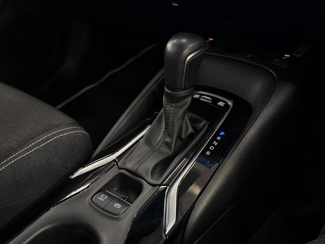 Toyota Corolla thumbnail Interior Front