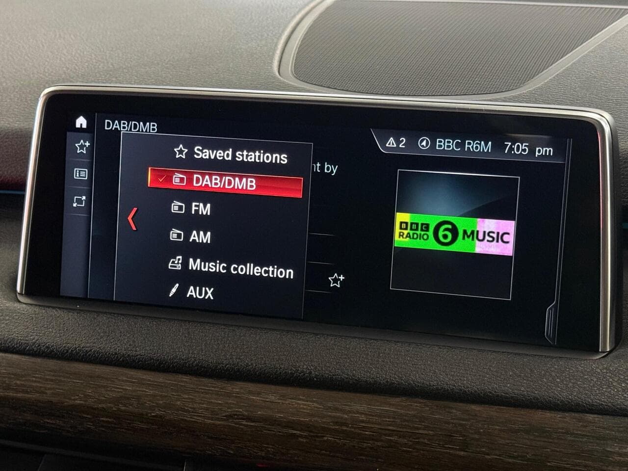BMW X5 thumbnail Infotainment System