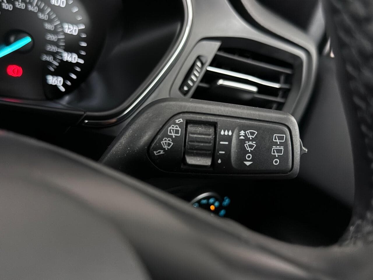 Ford Focus thumbnail Misc Controls