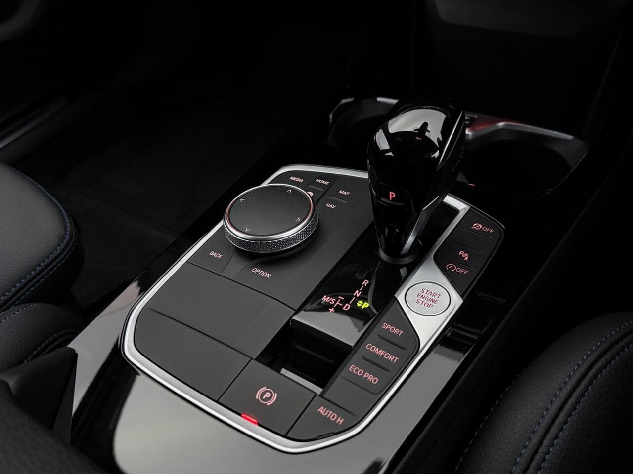 BMW 1 Series thumbnail Interior Front