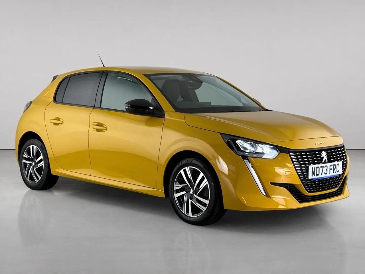 Peugeot 208 - Peugeot 208 1.2 PureTech Allure Premium + Euro 6 (s/s) 5dr