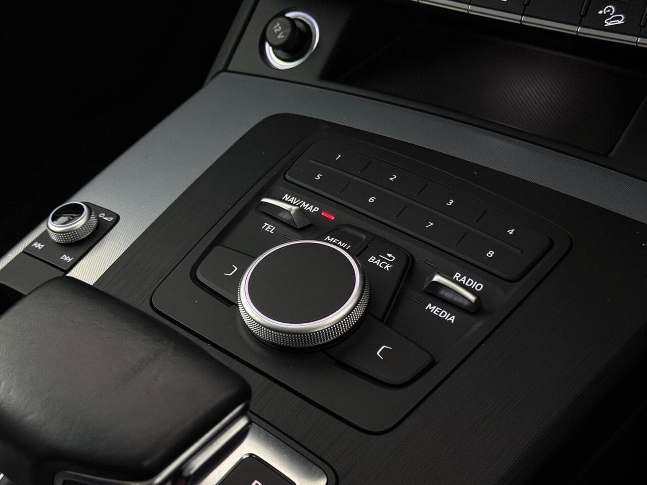 Audi Q5 thumbnail Misc Controls