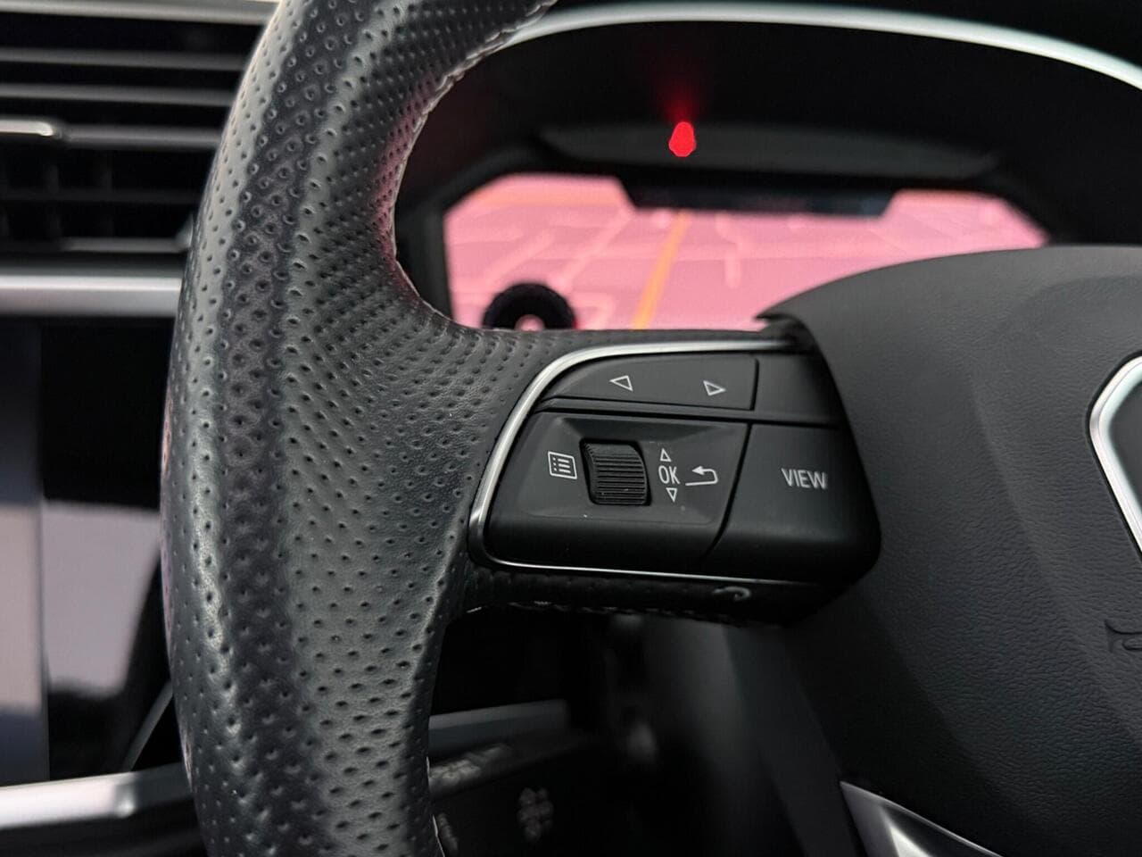 Audi Q3 thumbnail Misc Controls