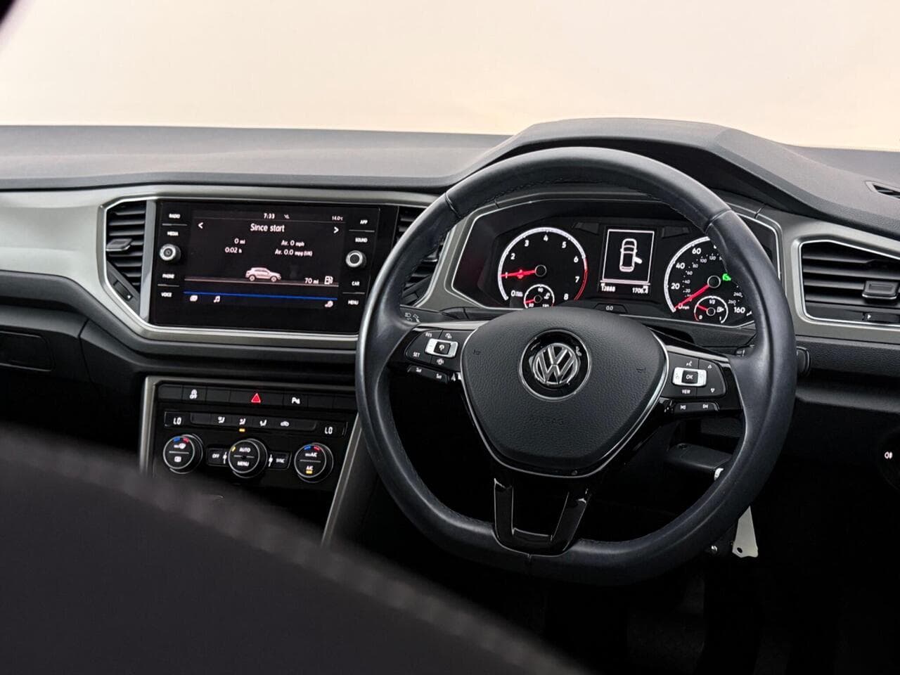 Volkswagen T-Roc thumbnail Steering Wheel