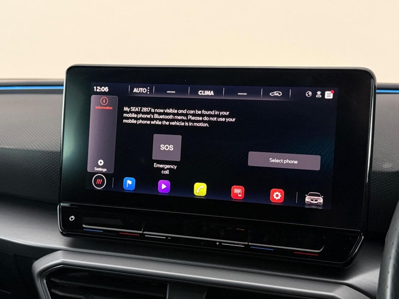 SEAT Leon thumbnail Infotainment System