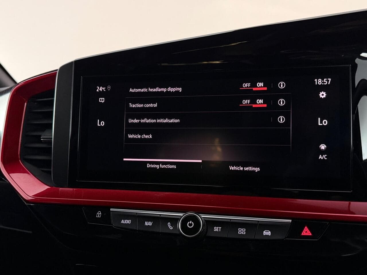 Vauxhall Mokka thumbnail Infotainment System
