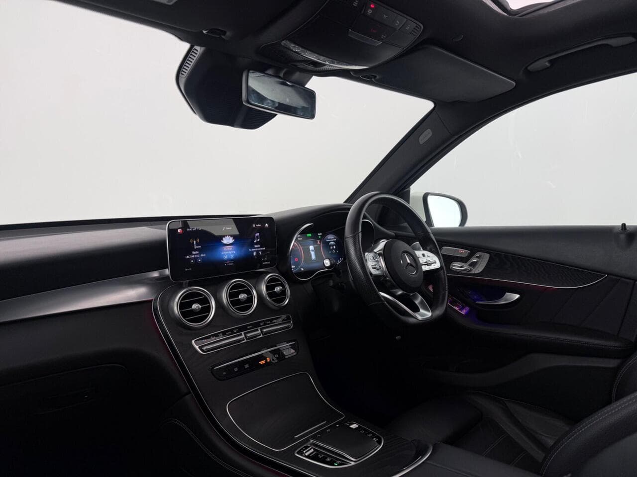 Mercedes-Benz GLC thumbnail Interior Front