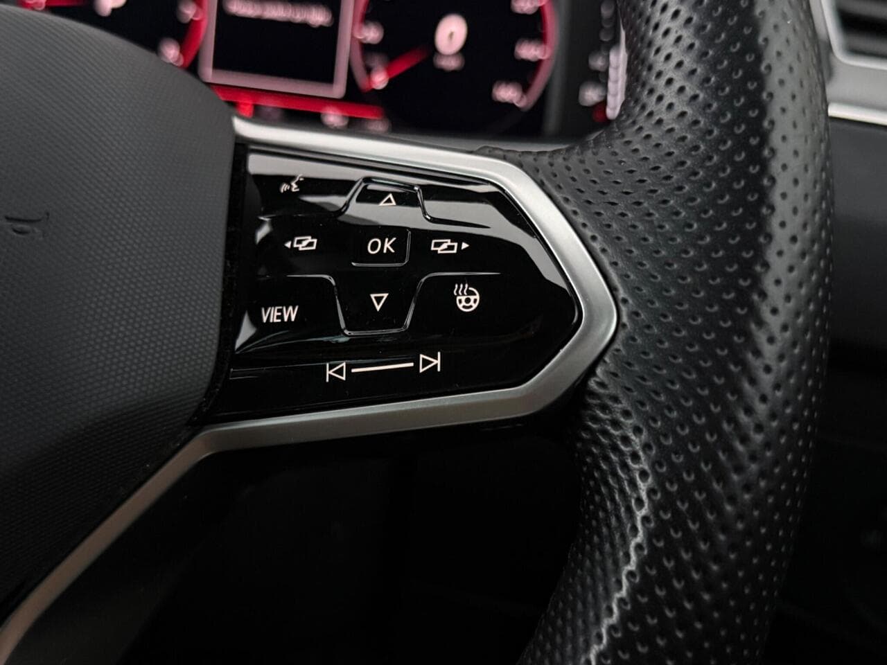 Volkswagen Tiguan thumbnail Misc Controls