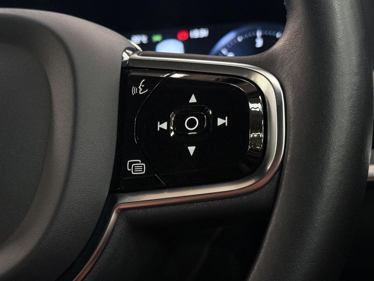 Volvo S90 thumbnail Misc Controls