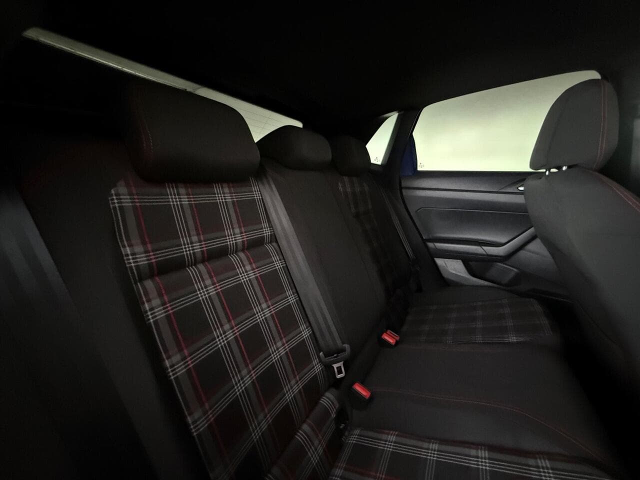Volkswagen Polo thumbnail Seats Rear