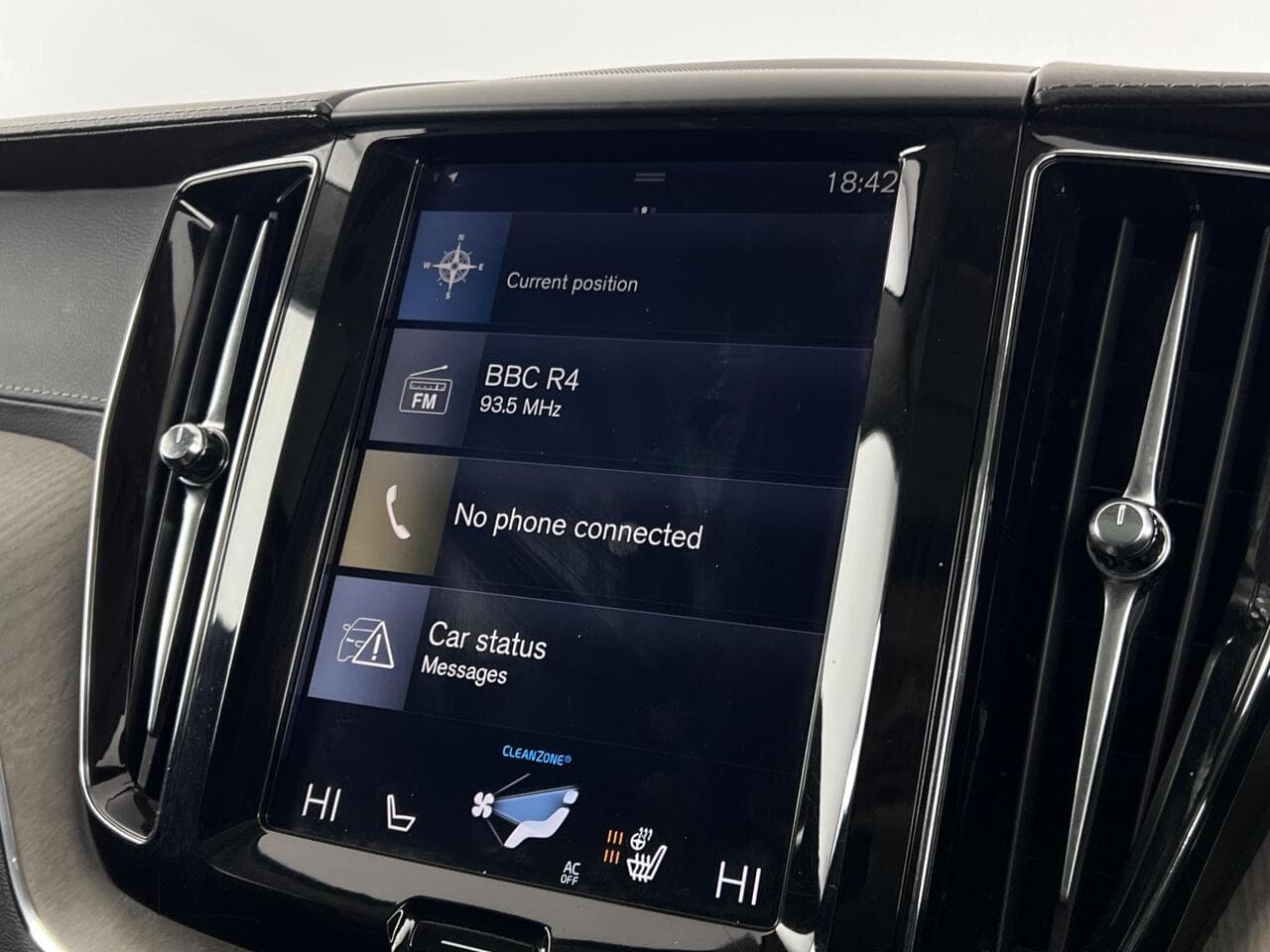Volvo XC60 thumbnail Infotainment System