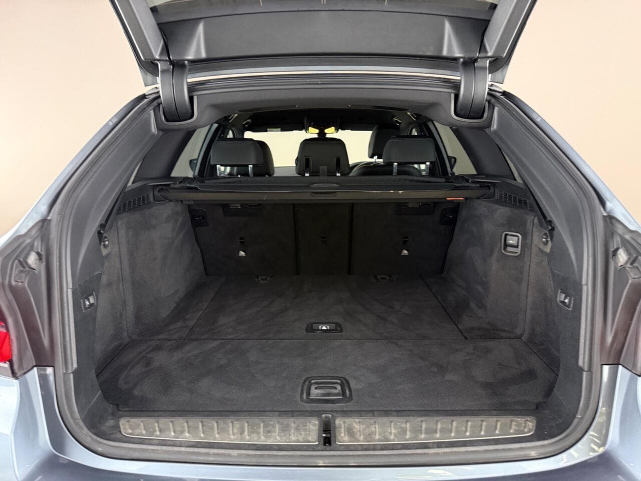 BMW 5 Series thumbnail Boot