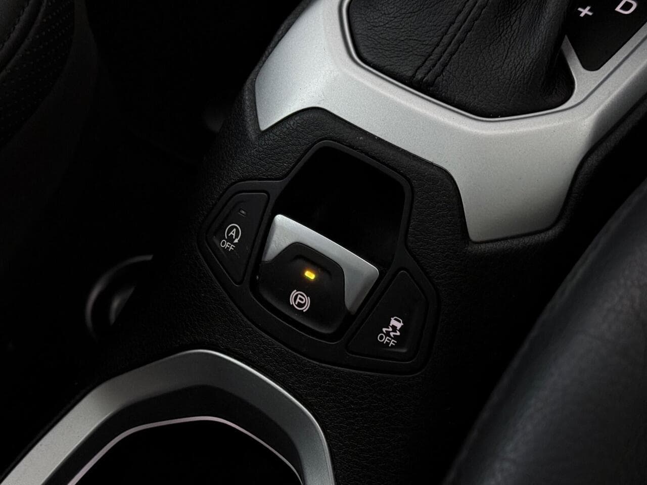 Jeep Renegade thumbnail Misc Controls
