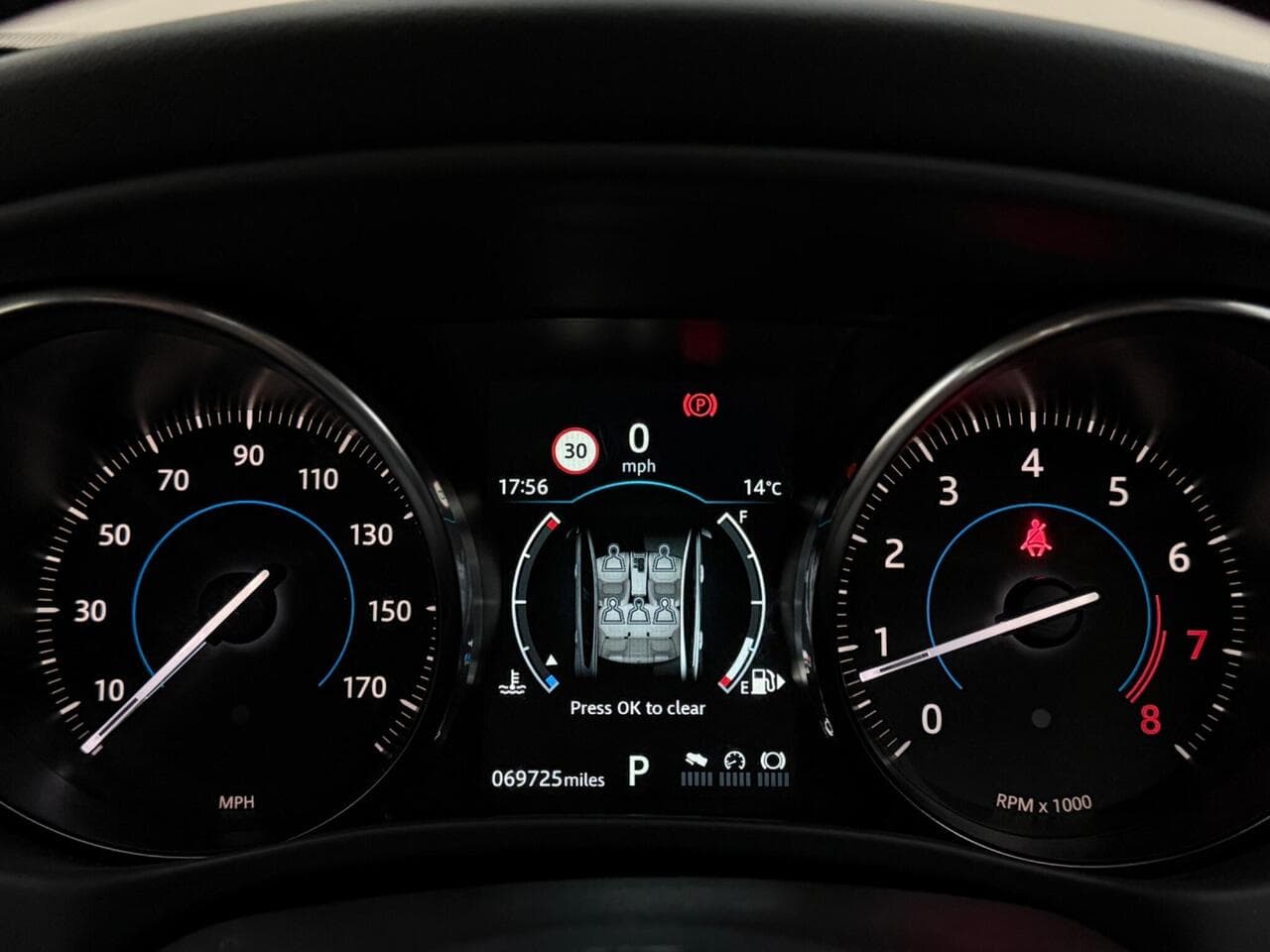 Jaguar XE thumbnail Driver Instruments