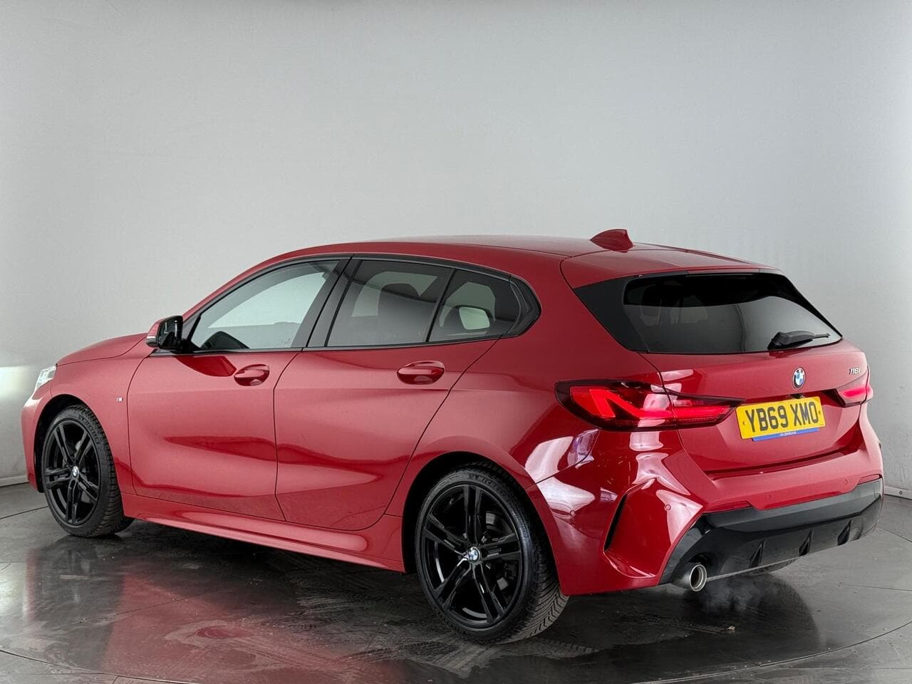 BMW 1 Series thumbnail Rear Left