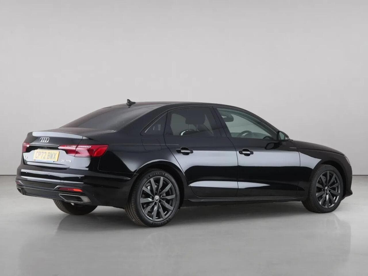 Audi A4 thumbnail Side Right